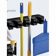 (E2) PORTA ESCOBAS PLASTICO